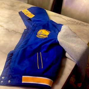 Golden state warriors jacket also keeps you very warm with hoodie and pockets